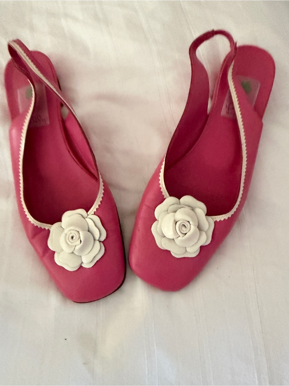 Lilly Pulitzer Pink Slingback Flats with White Flower Accent - Picture 5 of 6